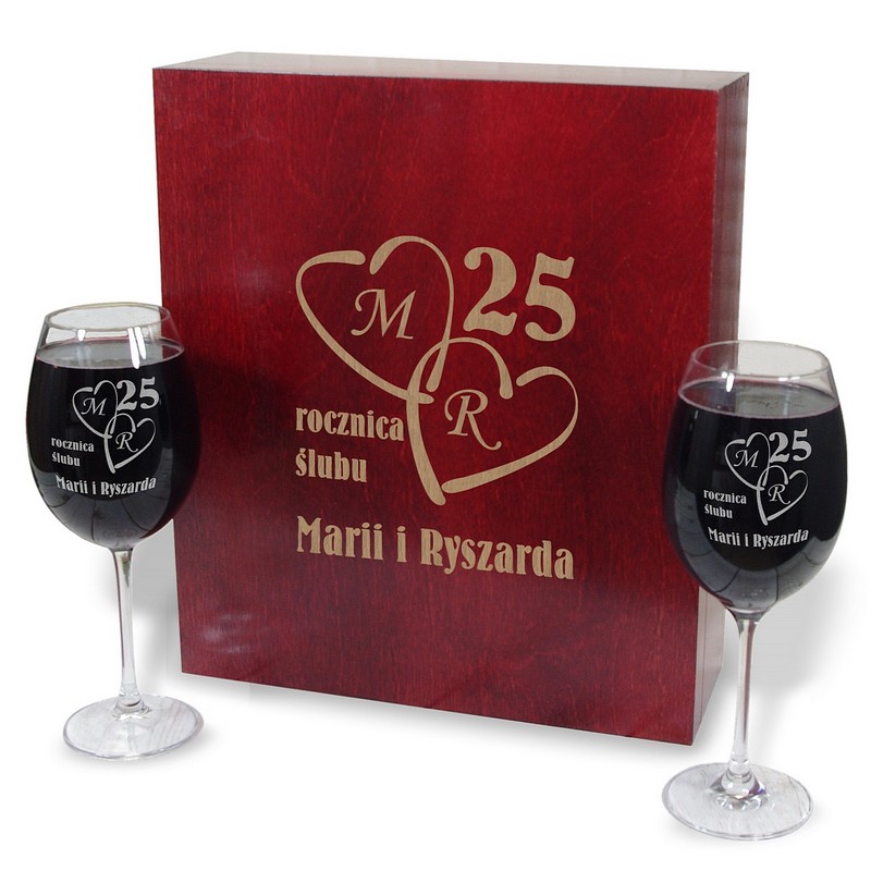 Grawerowane kieliszki do wina w drewnianej skrzynce Prezent na Rocznicę Ślubu Materiał (B3K23)